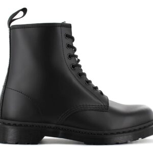 100% Original Dr. Martens !  Herstellerfarbe:  Black   Obermaterial:  Leder   Zustand:  Neu  und  Originalverpackt         Der 1460 ist der ursprüngliche Original Stiefel von Dr. Martens. Seine unverkennbare DNA besteht aus: 8 Ösen