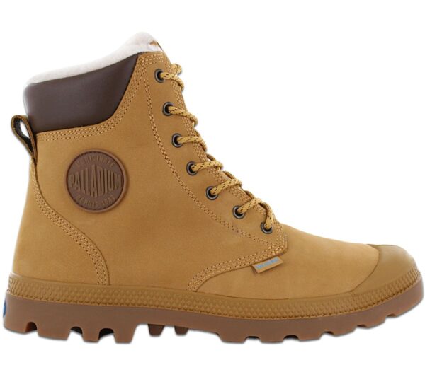 100% Original Palladium !  Herstellerfarbe:  Amber Gold / Gum   Obermaterial:  Bestes Leder   Zustand:  Neu  und  Originalverpackt         Setze deinen Style mit dem Pampa Sport Cuff WPS Boot bei jedem Wetter in Szene. Wasserfestes Premium-Nubukleder und ein Futter aus 100% Wolle sorgen für einen eleganten und modernen Look