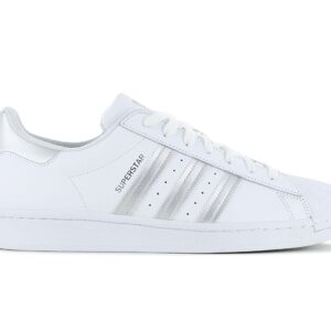 100% Original Adidas !  Herstellerfarbe:  Ftw White/ Silver Metalic / Ftw White   Obermaterial:  Leder   Zustand:  Neu  und  Originalverpackt        Der adidas Superstar Sneaker ist der ultimative Streetwear-Liebling. Sein Style und Erfolg sind und bleiben einfach unschlagbar. In dieser Version zeigt er sich mit einem hochwertigen Obermaterial aus Glattleder. Abgerundet wird das Ganze von den gezackten 3-Streifen und dem Superstar Logo für einen authentischen Look.       Gummi-Cupsohle mit Fischgräten-Profilierung.  Shell-Zehenkappe aus Gummi.  3-Stripes-Design an den Seiten.  Abriebfeste Gummisohle.  OrthoLite Einlegesohle.  Adidas Logo-Patch auf der Zunge und Ferse.  Herausnehmbare Innensohle.