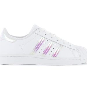 100% Original Adidas !  Herstellerfarbe:  Cloud White / Cloud White / Cloud White   Obermaterial:  Leder   Zustand:  Neu  und  Originalverpackt         Der adidas Superstar Sneaker ist der ultimative Streetwear-Liebling. Sein Style und Erfolg sind und bleiben einfach unschlagbar. Diese Version aus Leder kommt mit schimmernden 3-Streifen und einem Detail im Fersenbereich. Natürlich darf dabei auch die berühmte Shell-Toe nicht fehlen.      Gummi-Cupsohle mit Fischgräten-Profilierung.  Shell-Zehenkappe aus Gummi.  3-Stripes-Design an den Seiten.  Abriebfeste Gummisohle.  OrthoLite Einlegesohle sorgt für Komfort.  Adidas Logo-Patch auf der Zunge und Ferse.  Innensohle herausnehmbar.