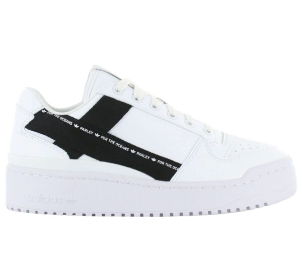 100% Original Adidas !  Herstellerfarbe:  Cloud White / Cloud White / Core Black   Obermaterial:  beschichtetes Leder   Zustand:  Neu  und  Originalverpackt         Der adidas Forum war vom ersten Tag an ein Game-Changer. Diese Version der Schuhe verfügt über eine Plateau-Außensohle