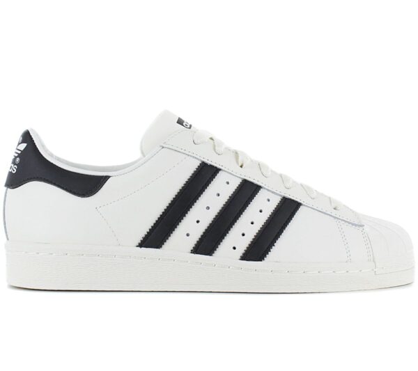 100% Original Adidas !  Herstellerfarbe:  Cloud White / Cblack / Off White   Obermaterial:  Leder   Zustand:  Neu  und  Originalverpackt         Dieser Sneaker ist von der 1982er Version inspiriert und versprüht richtige OG-Vibes. Mit seinem Obermaterial aus weichem Leder und der typischen Zehenkappe aus Gummi sorgt er außerdem für lässigen Streetstyle. Die Gummi-Cupsohle gibt dir optimalen Grip