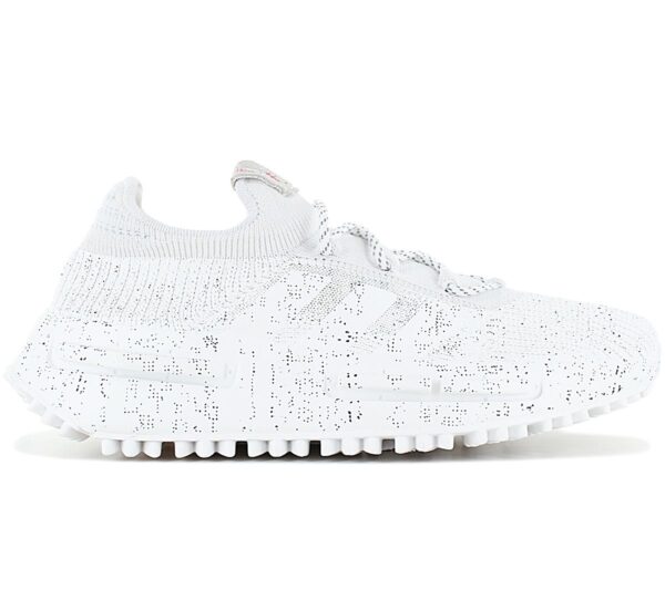 100% Original Adidas !  Herstellerfarbe:  Crystal White / Cloud White / Dash Grey   Obermaterial:  Textil   Zustand:  Neu  und  Originalverpackt          Der amerikanische Designer Cali Dewitt und adidas setzten ihre gemeinsame Partnerschaft fort. Next in Line: der adidas NMD S1 ?Digi Camo?. Wavy. Baby.     Der in Los Angeles lebende Fotograf