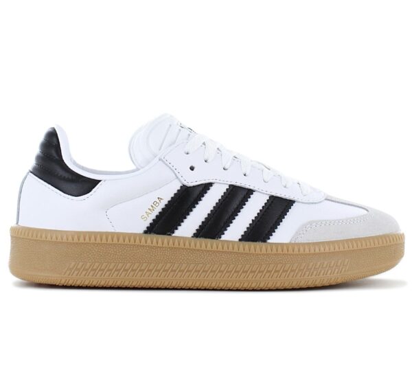 100% Original Adidas !  Herstellerfarbe:  Cloud White / Core Black / Gum   Obermaterial:  Leder   Zustand:  Neu  und  Originalverpackt         Der adidas Samba Schuh gehört seit Jahrzehnten zu den Streetwear-Klassikern schlechthin. Diese Version bleibt dem Look des Originals treu